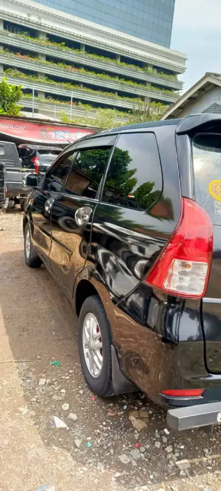 Daihatsu Xenia type X tahun 2015