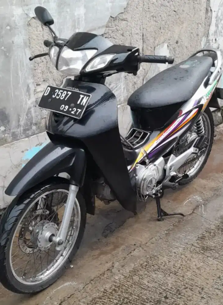 Honda Kharisma 125 Tahun 2004