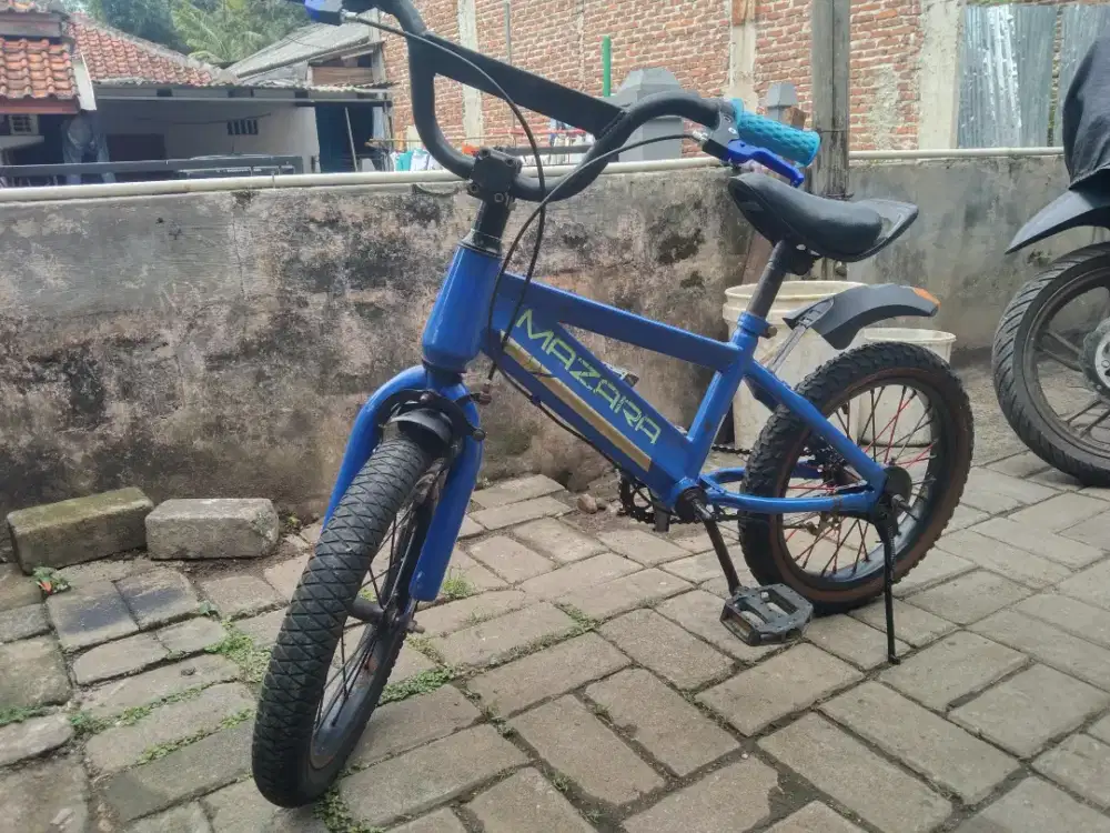 Sepeda BMX 18 inch untuk usia 5 thn