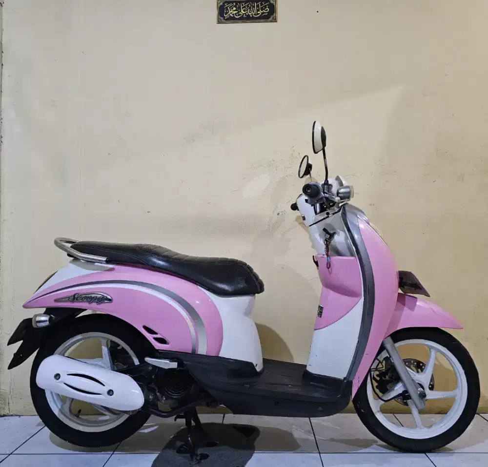 Honda scopy thn 2011 surat lengkap pajak on mesin/body orisinil