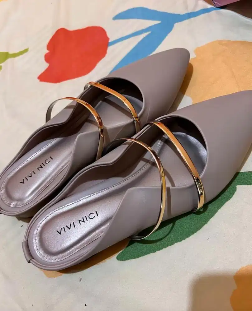 Sepatu vivi nici chava sandal mules cannoli cream