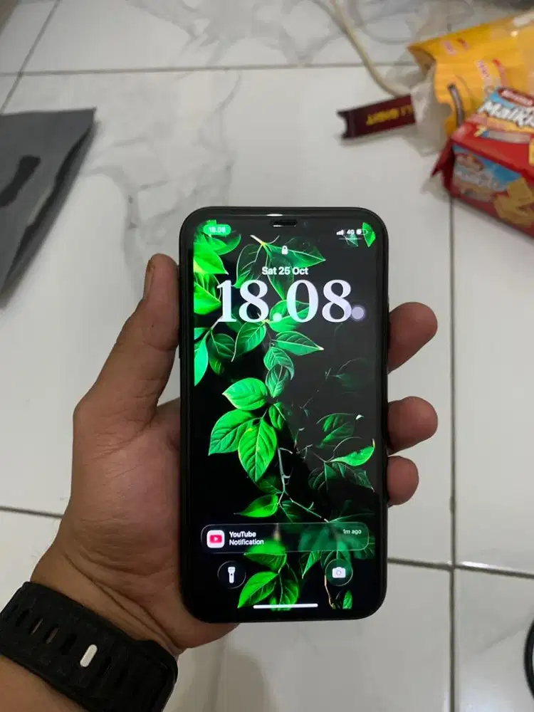 Iphone 11 ibox ex ibox hitam 128GB