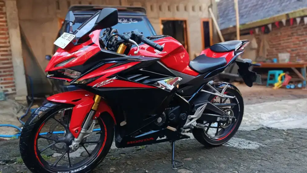 CBR 150 MOTOR SIMPANAN SEPERTI BARU kilometer 3 ribu an, JUAL B. U