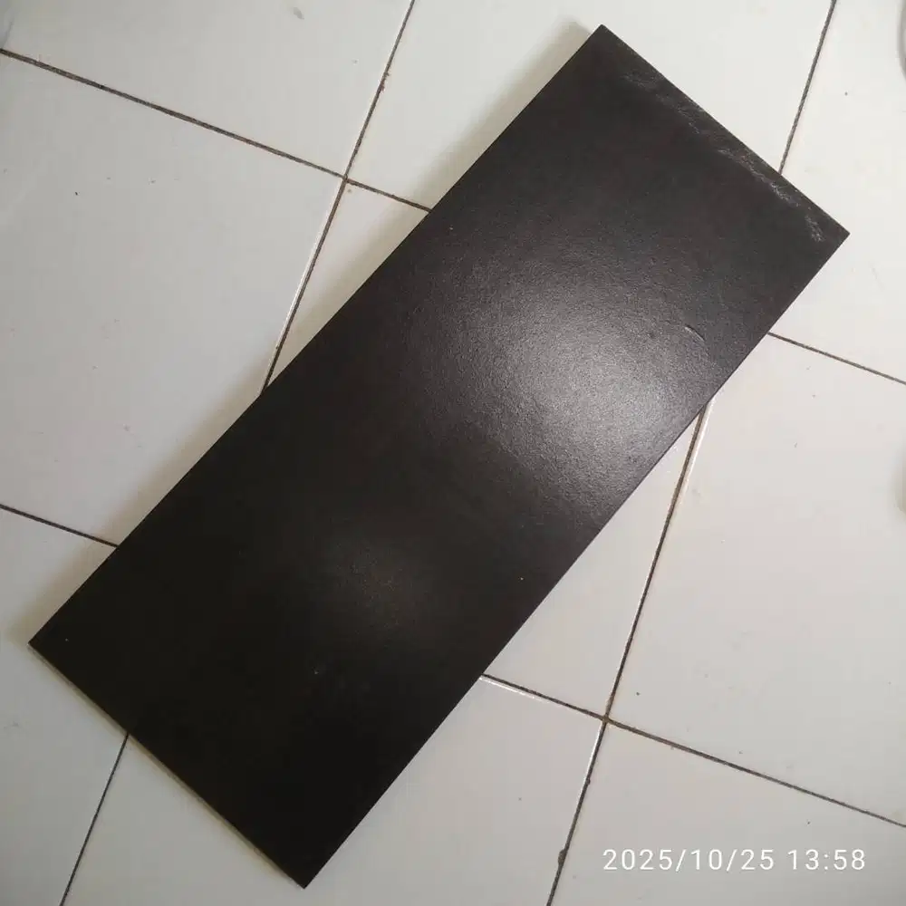 Papan Ambalan Kayu Ekby Laiva Rak Ambalan Rak Dinding Bekas