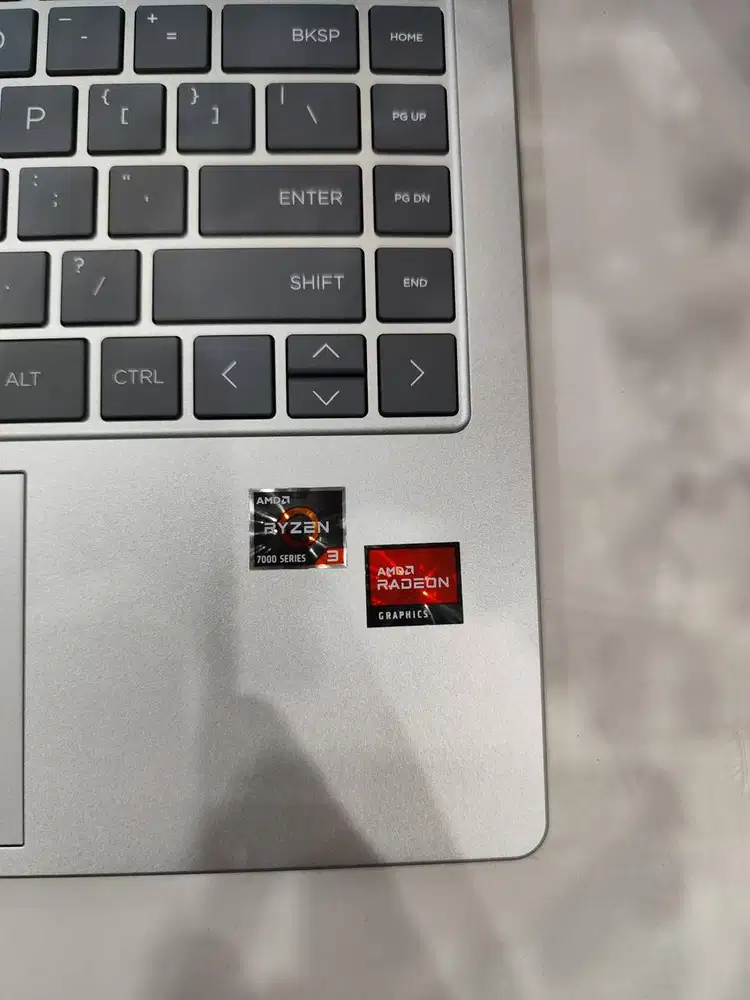 Laptop HP 14 em0197AU AMD Ryzen 3 7320U 8GB 256GB SSD