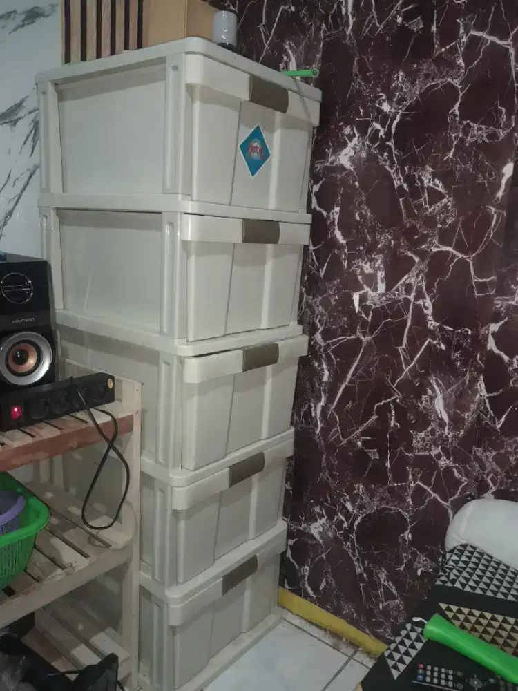 Lemari plastik merek imperial 5 susun
