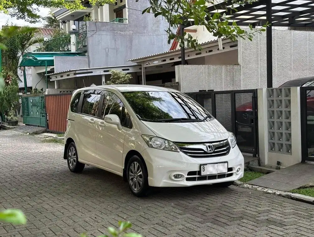 Honda freed 2015  AT Matic Tombolstir SD AC Double model 2016 non Psd