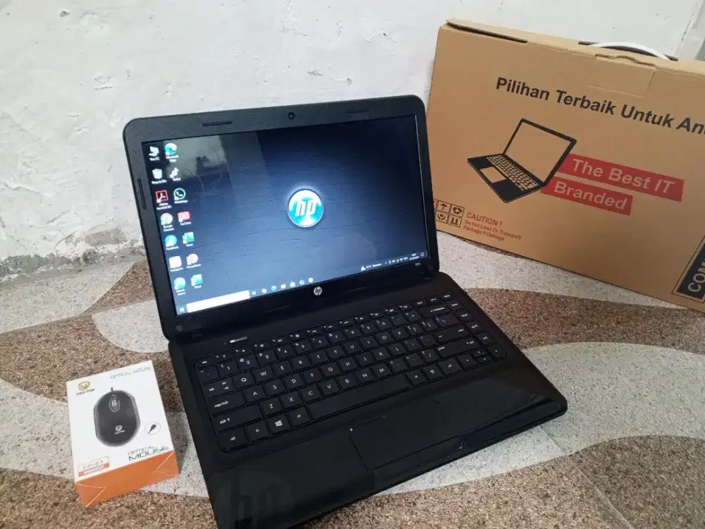 Di Jual Cepat Laptop HP 1000, A4, ram 8, SSD 128, normal