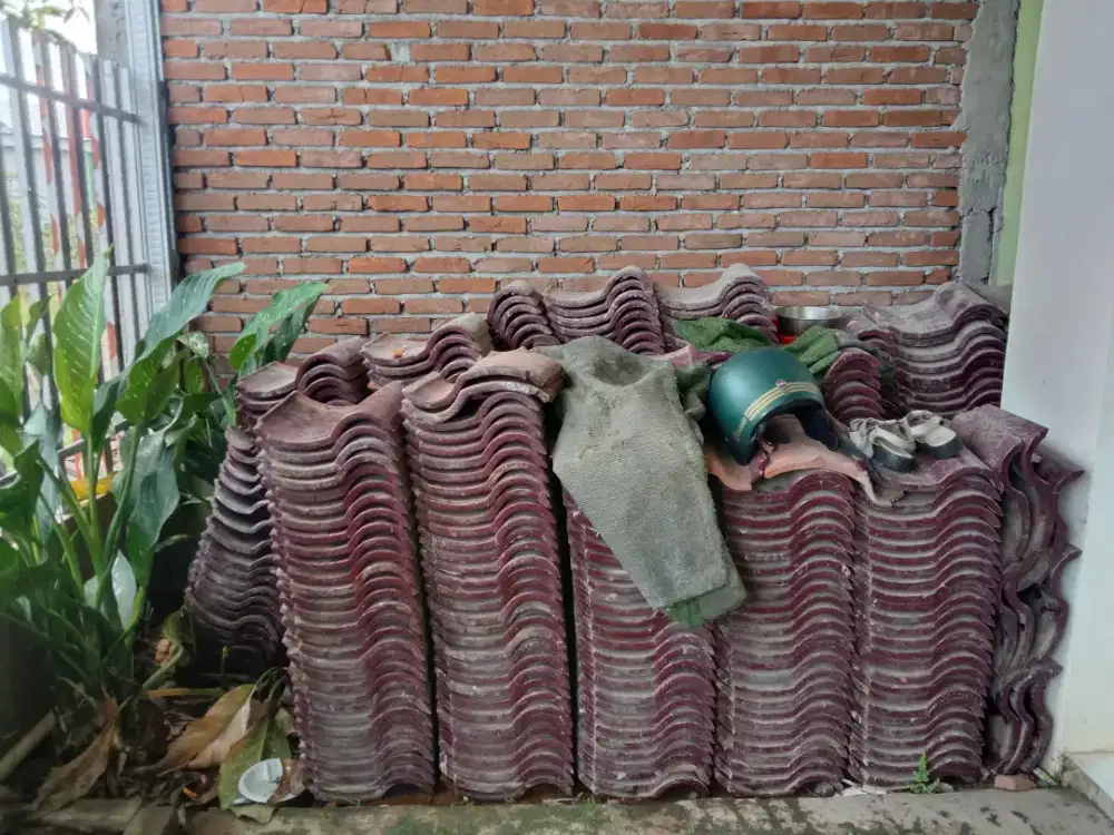 Genteng Kramik merah maron