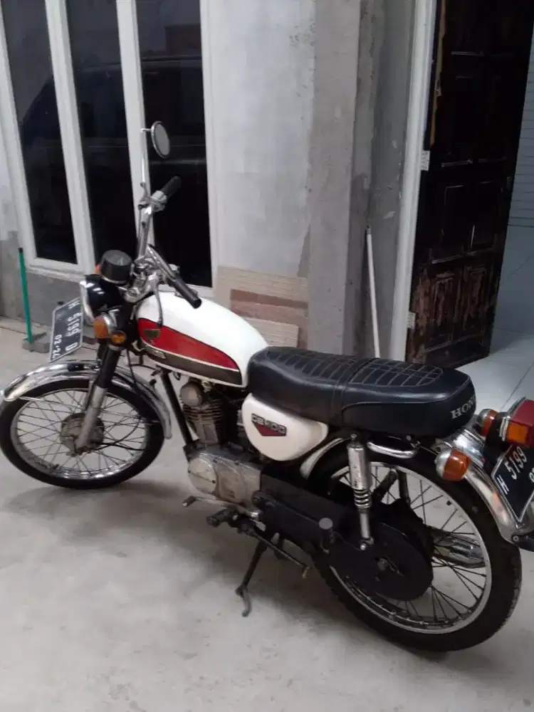 Honda cb 100 tahun 1973