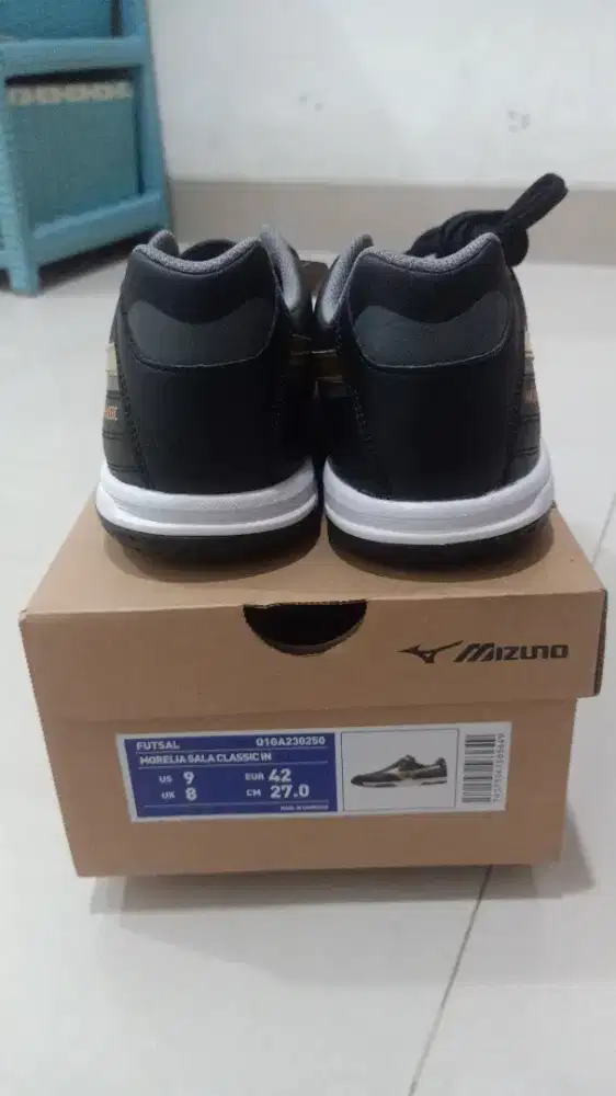 Di jual sepatu kesempitan