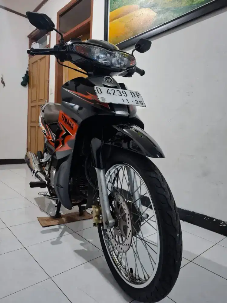 Jupiter z 2004 siap pakai