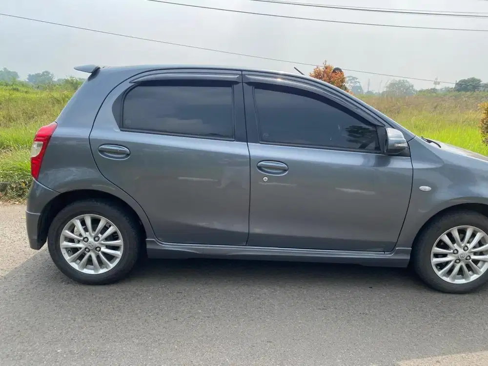 ETIOS VALCO G 2015
