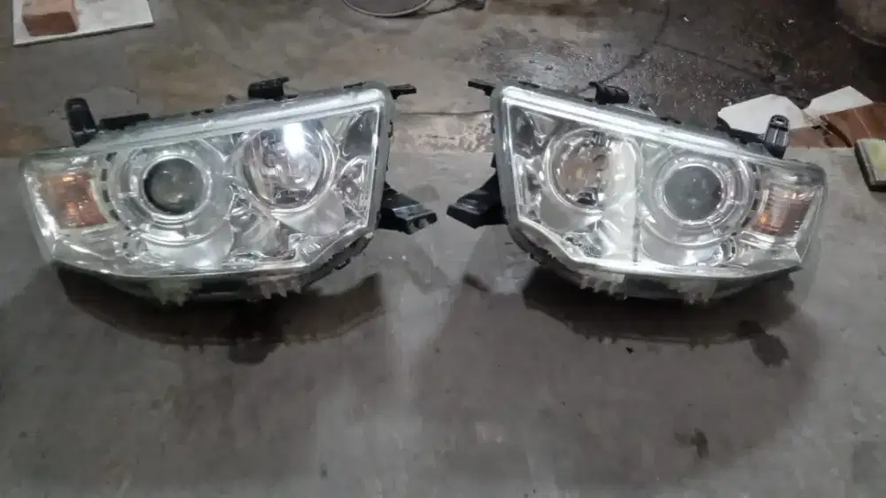 Headlamp Pajero Sport 2.5D GLX 4x4