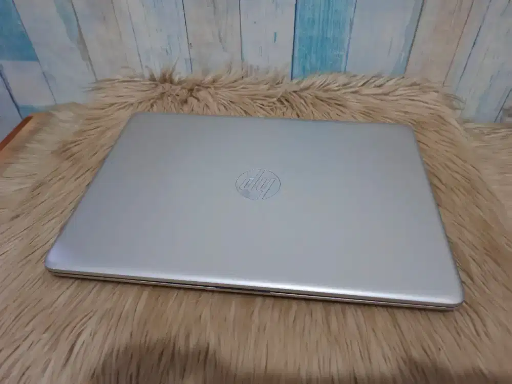 Laptop Desain Slim HP 14s-cf0xxx Core i5 Gen 8 Ram 8 Ssd 256 Dual VGA