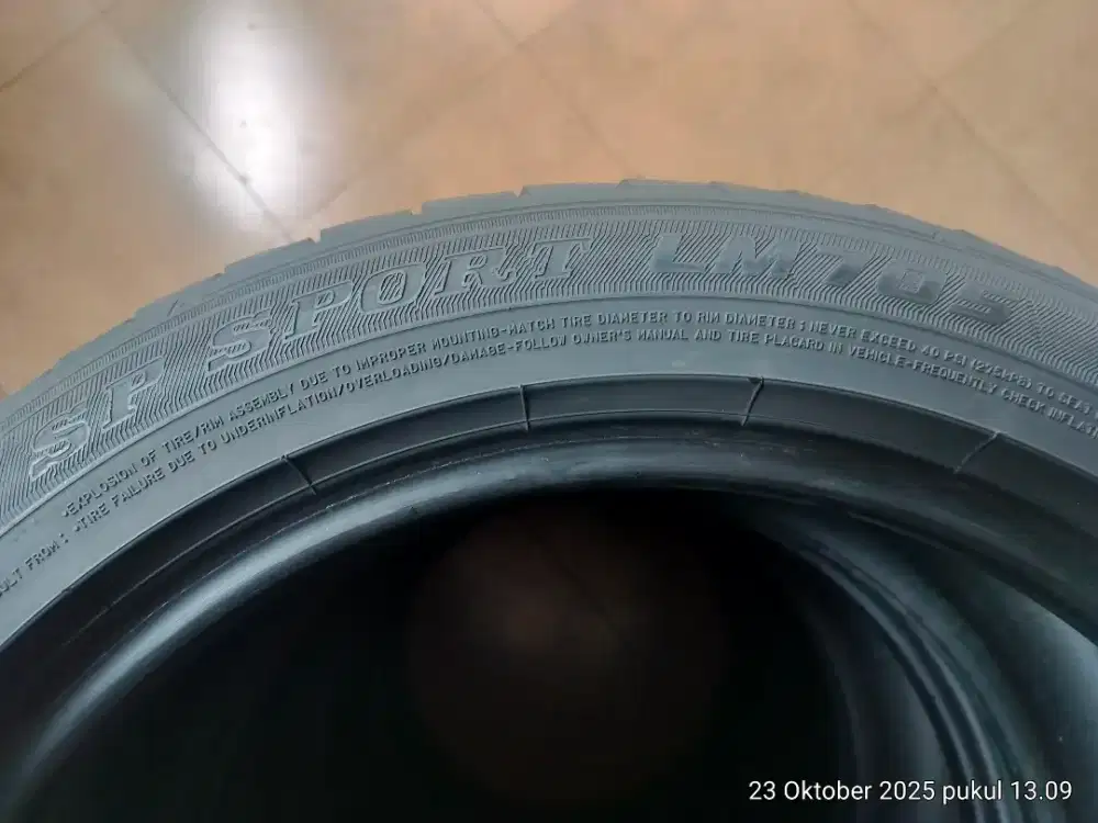 Ban Dunlop LM 705
215/50 R17 - 95V