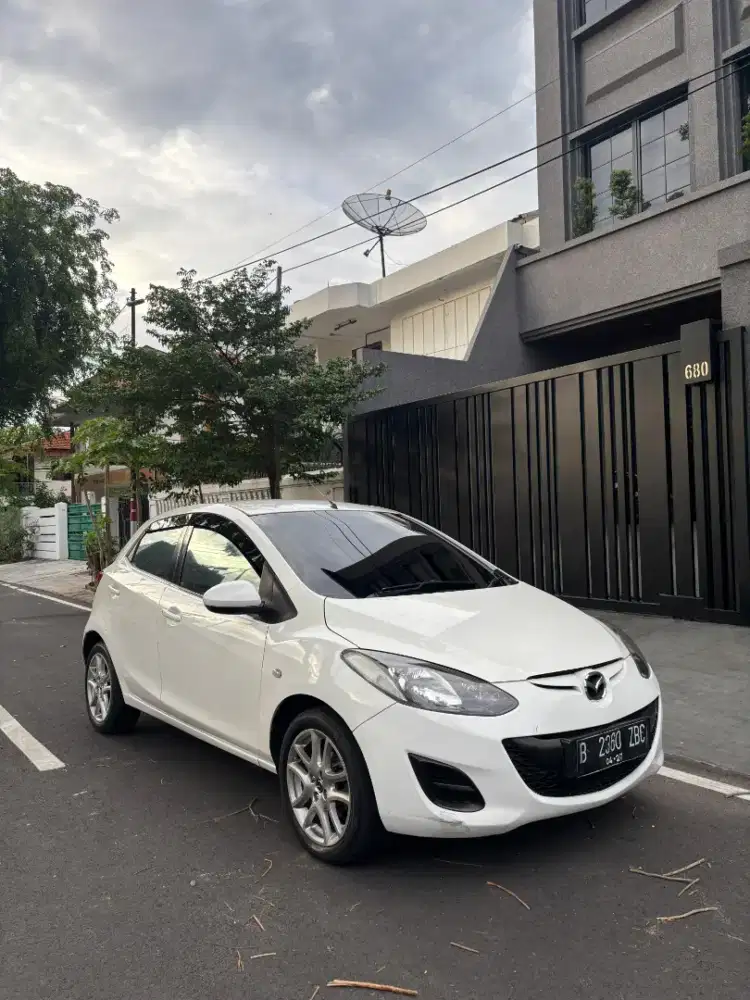 Mazda 2 2012 Bensin