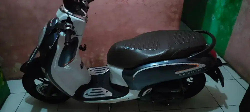 Bismillah saya mau jual motor honda Scoppy th 2022 bln desember