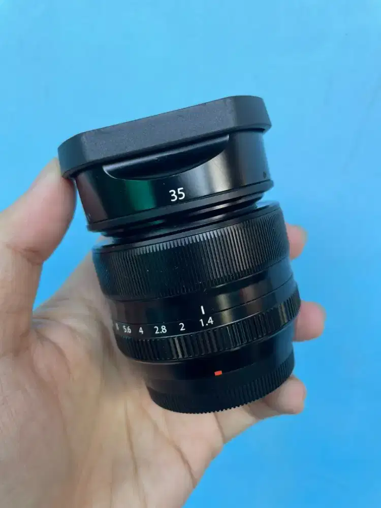 lensa Fujifilm xf 35mm f1.4
lensa fix fujifilm untuk kamera fujifilm