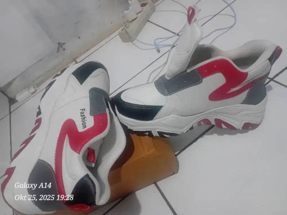 Sepatu jogging.jalan.