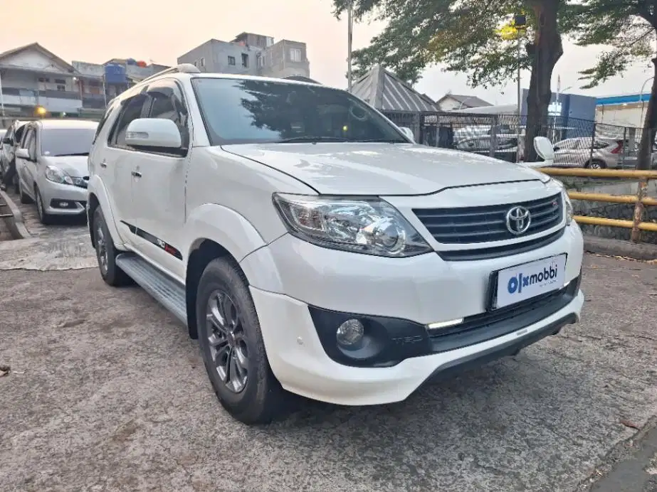 TDP 11JT Toyota Fortuner 2.7 TRD G Luxury Bensin-AT Putih 2015
