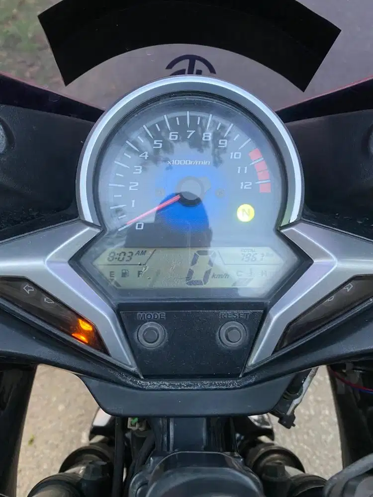 HONDA CBR 250R CBU ABS TAHUN 2011 LOW KM 7 RB AN MODIF SIMPLE BISA TT