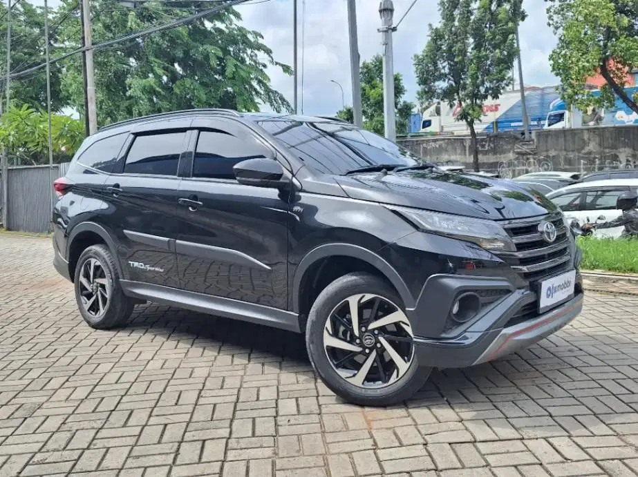 DP MURAH Toyota Rush 1.5 TRD Sportivo Bensin-MT 2019 Hitam CBRDB
