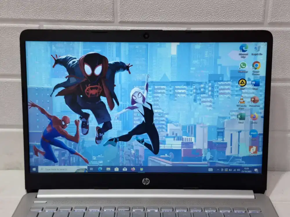 Laptop hp 14-bw0xx prosesor AMD A4-9125 RADEON R3/Ram 4GB/SSD 128GB