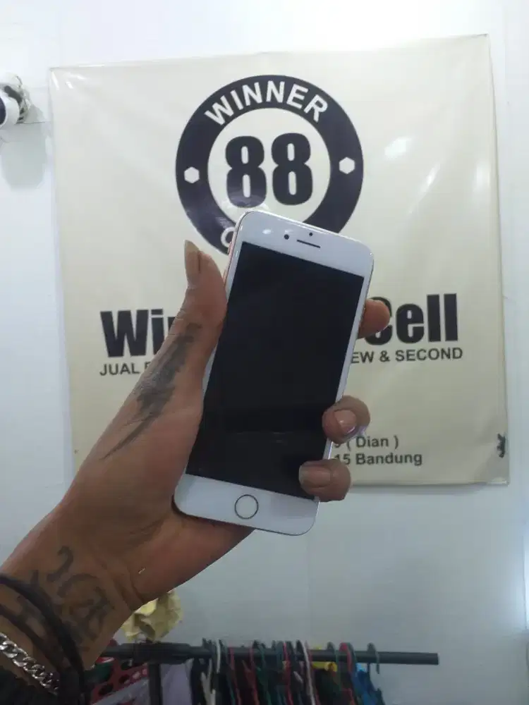 Iphone 8 64gb seconds normal all operator