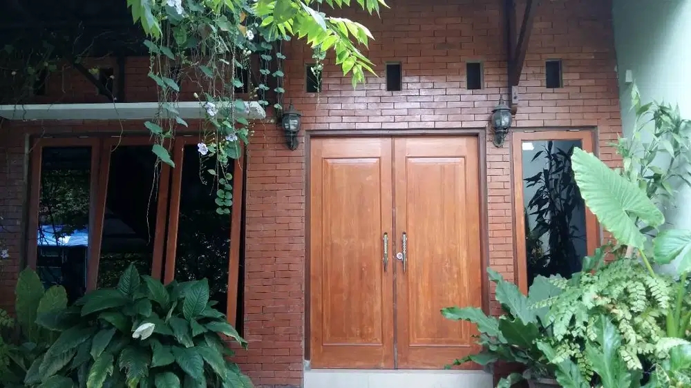 Kost Putri Eksklusif Strategis di Tengah Kota