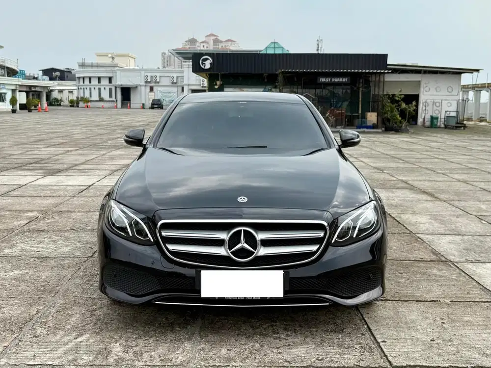 Mercedes-Benz E250 AVANTGARDE AT 2017 Bensin