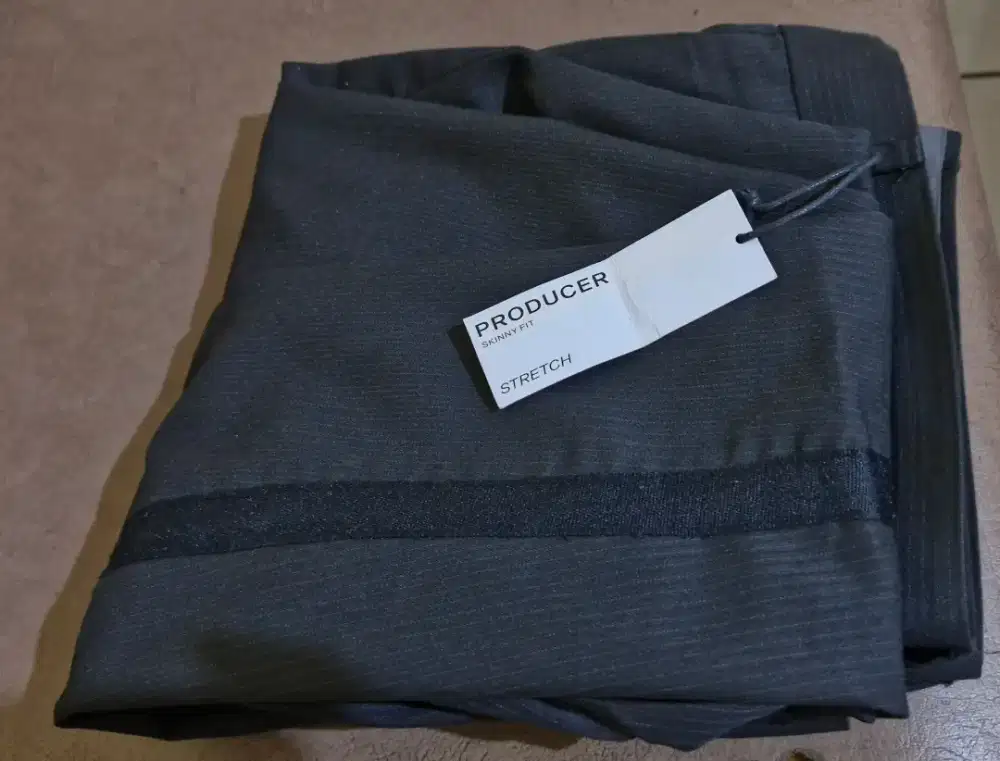 Celana Executive Slimfit Black size 34/35 BNWT (BARU) 100% ORI SALE