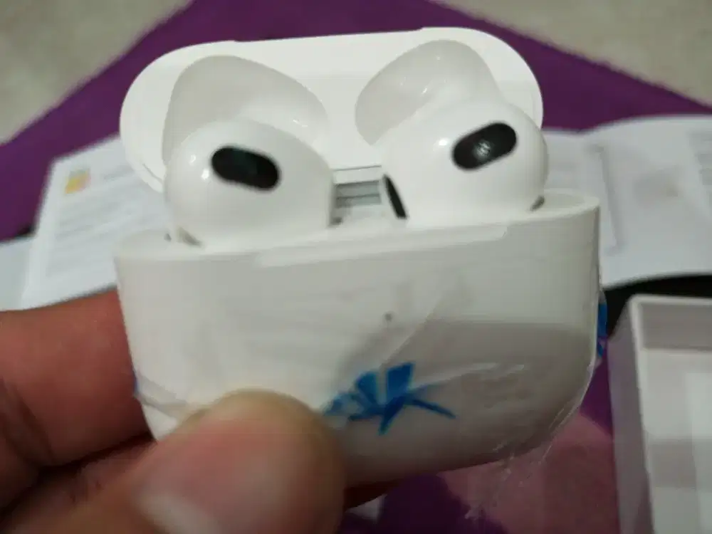 Earphone atau headset