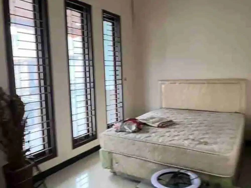Dijual rumah lokasi strategis di Kebon Jeruk Jakarta Barat