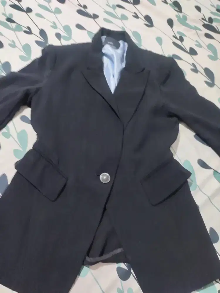 Blazer hitam kancing 1