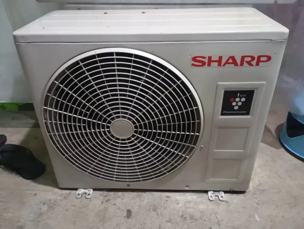 Outdoor Sharp 1/2 pk R32