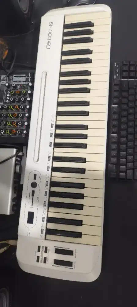 Midi controller Samson carbon 49