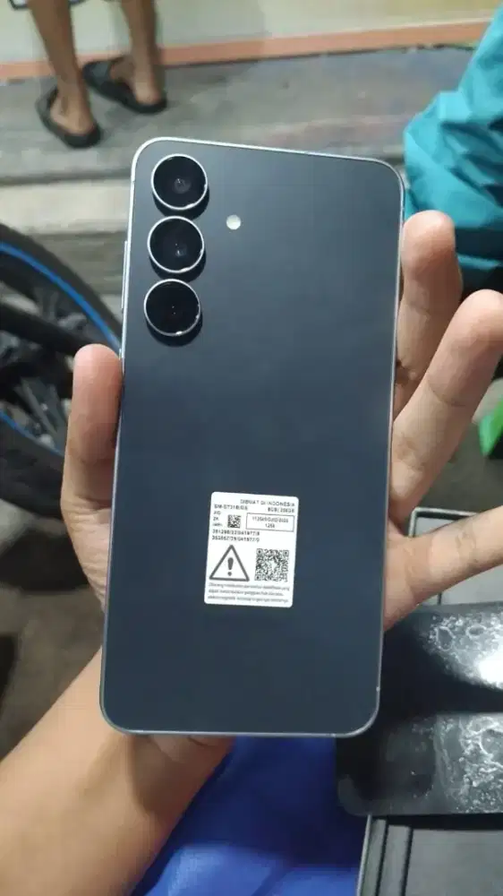 Samsung Galaxy S25 FE 256gb Sein Resmi Fullset ( 5 hari pakai )