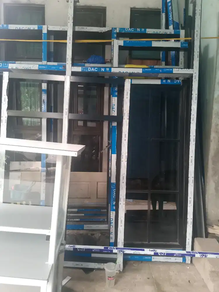 menerima pembuatan lemari,meja,grobak