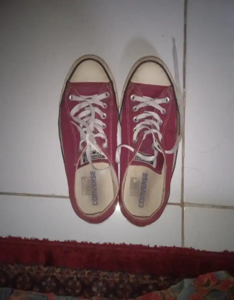 Sepatu Converse Original Maroon
