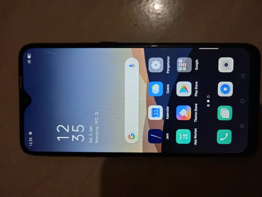 Handphone Oppo F9