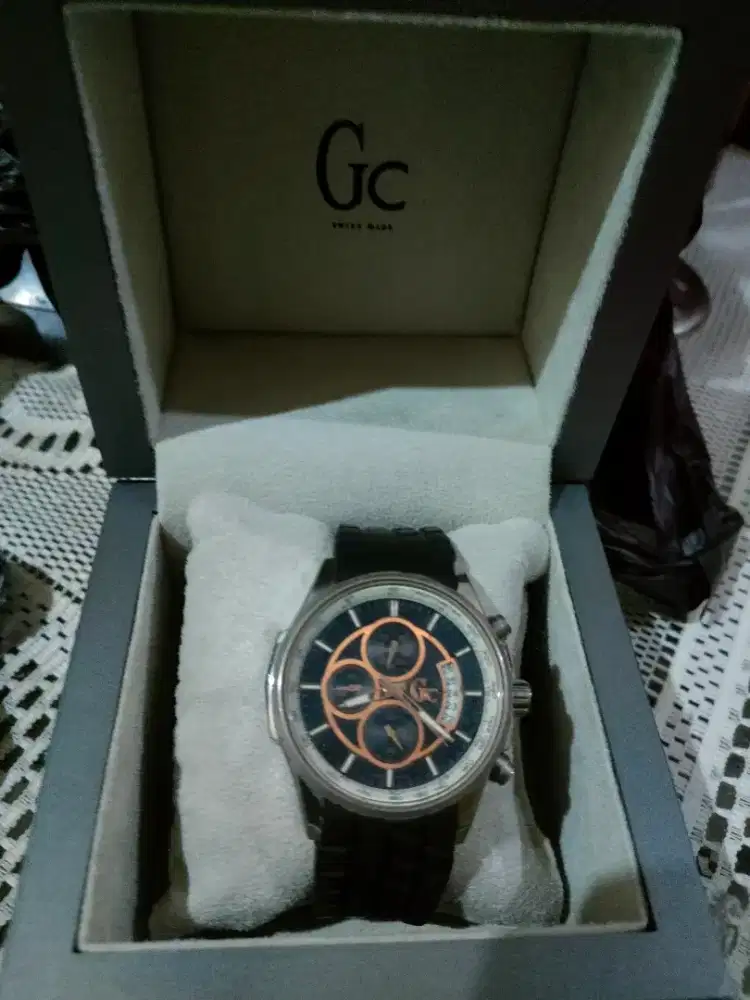 Jam tangan guess