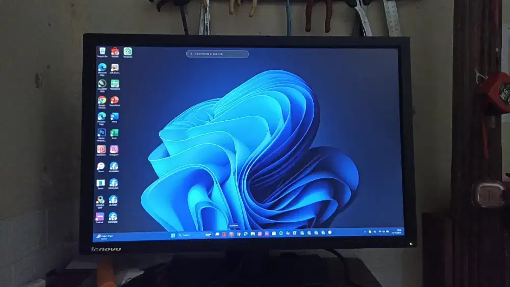 Monitor komputer Lenovo t2455pa normal mulus