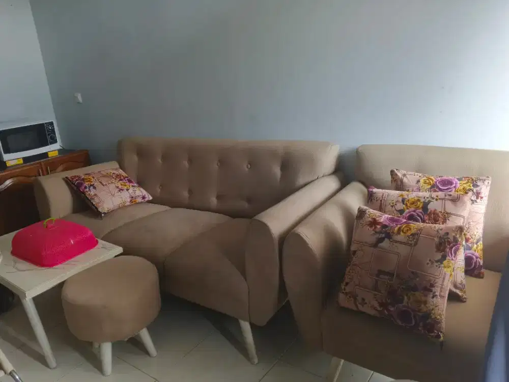 Sofa masih bagus minus kaki patah 1