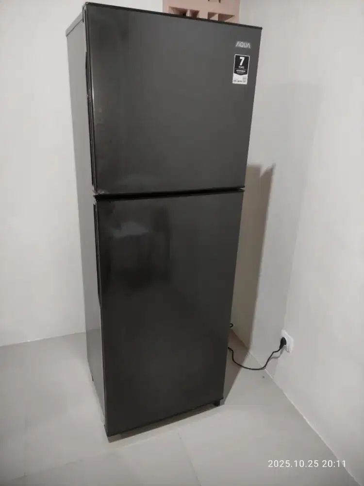 Jual Kulkas 2 Pintu AQUA (Nota Pembelian Kartu Garansi Lengkap)