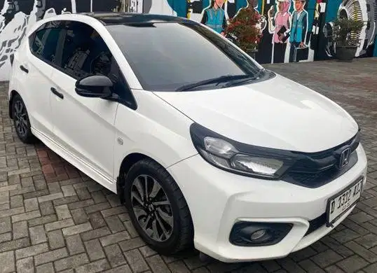 Honda Brio Satya E 2019 Putih, Full Upgrade Ganteng Siap Pakai!