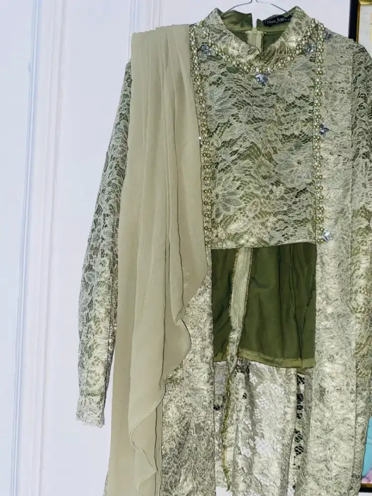 Kebaya lakshmi brokat