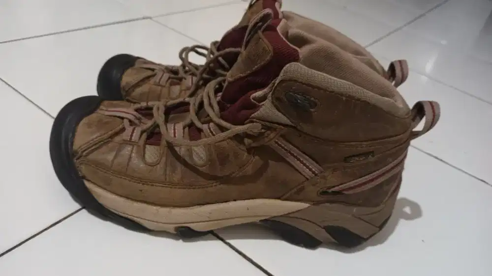 Sepatu gunung outdoor tracking keen targhee oryginal