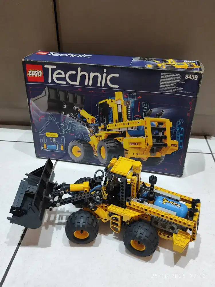 LEGO Technic 8459 Front-End Loader (Rare Set)