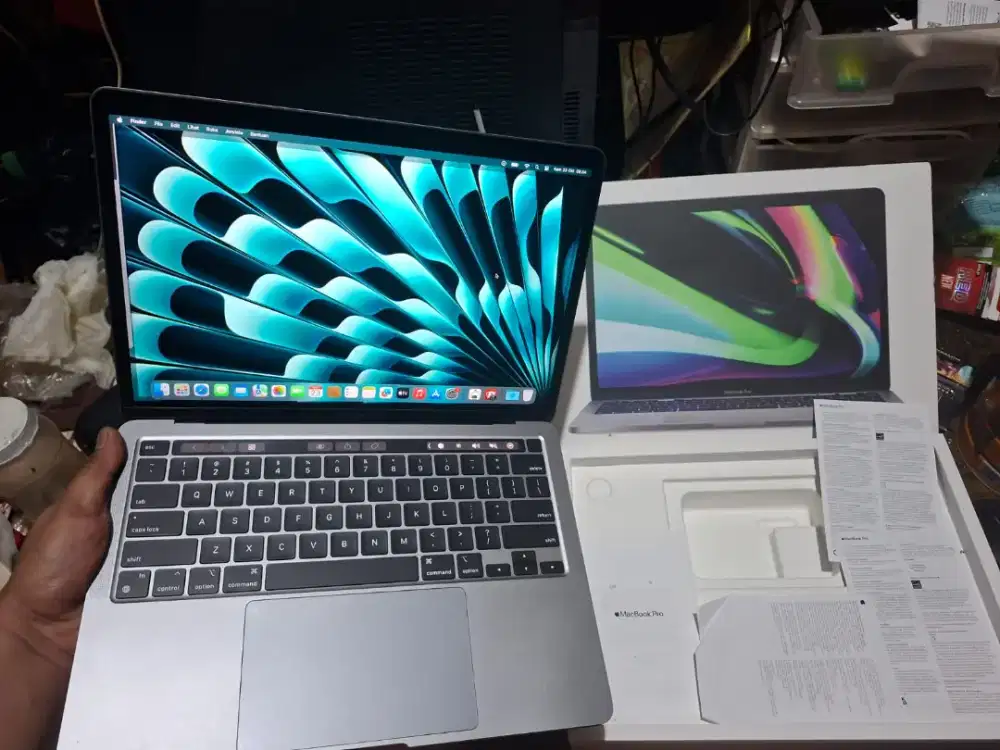 MacBook Pro M1 2020 Touchbar 8/512gb siap pakai